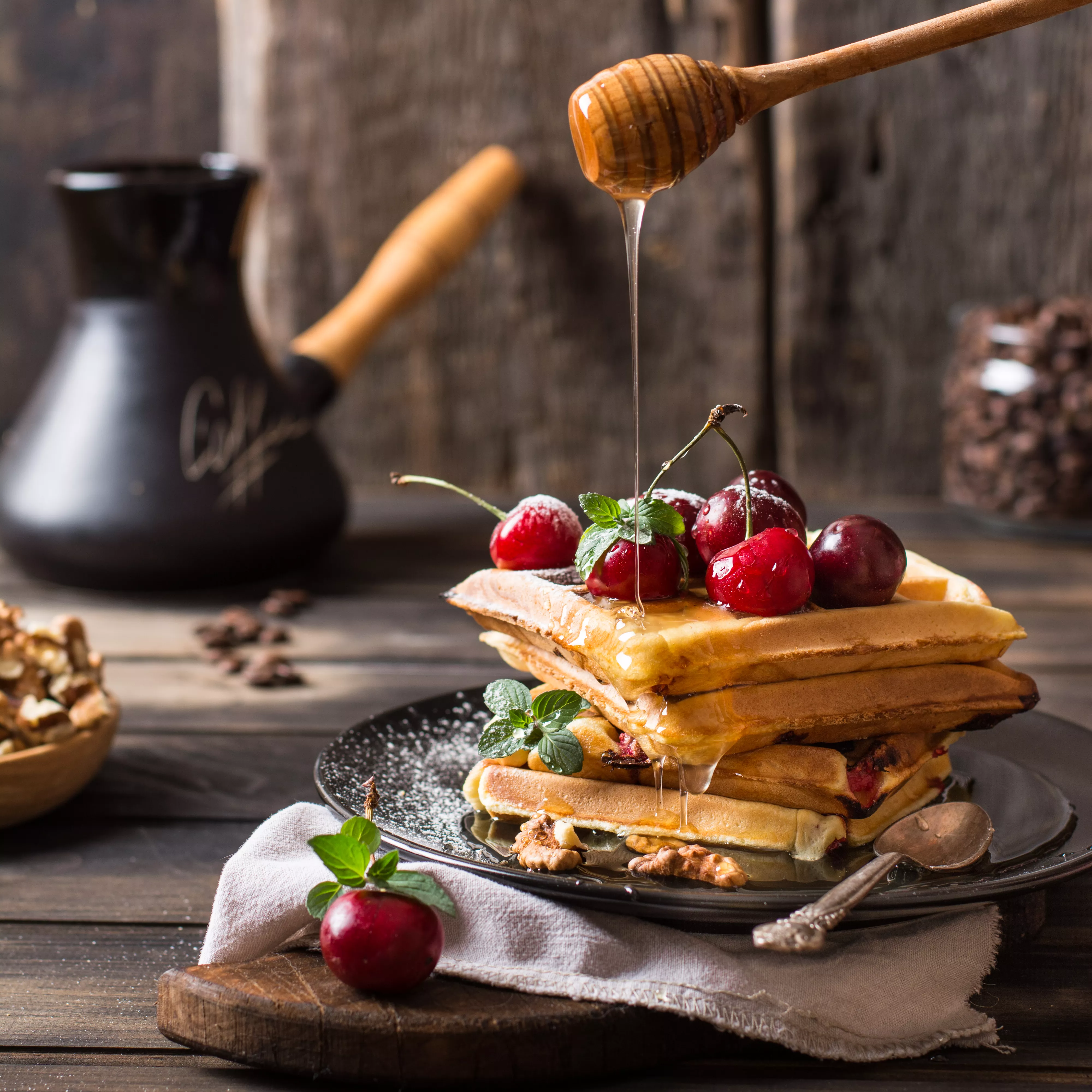 Raw Honey: History, Culture, Health Benefits & Why It Matters to Halal Food Lovers
